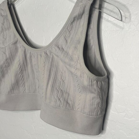 *SOLD* Torrid Scoop Neck Cable Knit Seamless Wireless Bralette 2 2X 18/20 - Picture 4 of 6